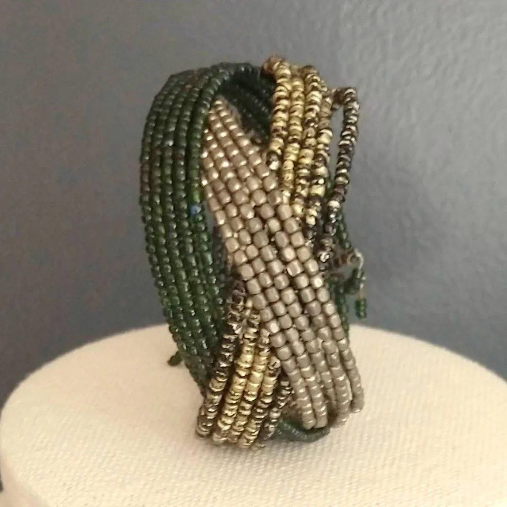 Multi color seed bead bracelet